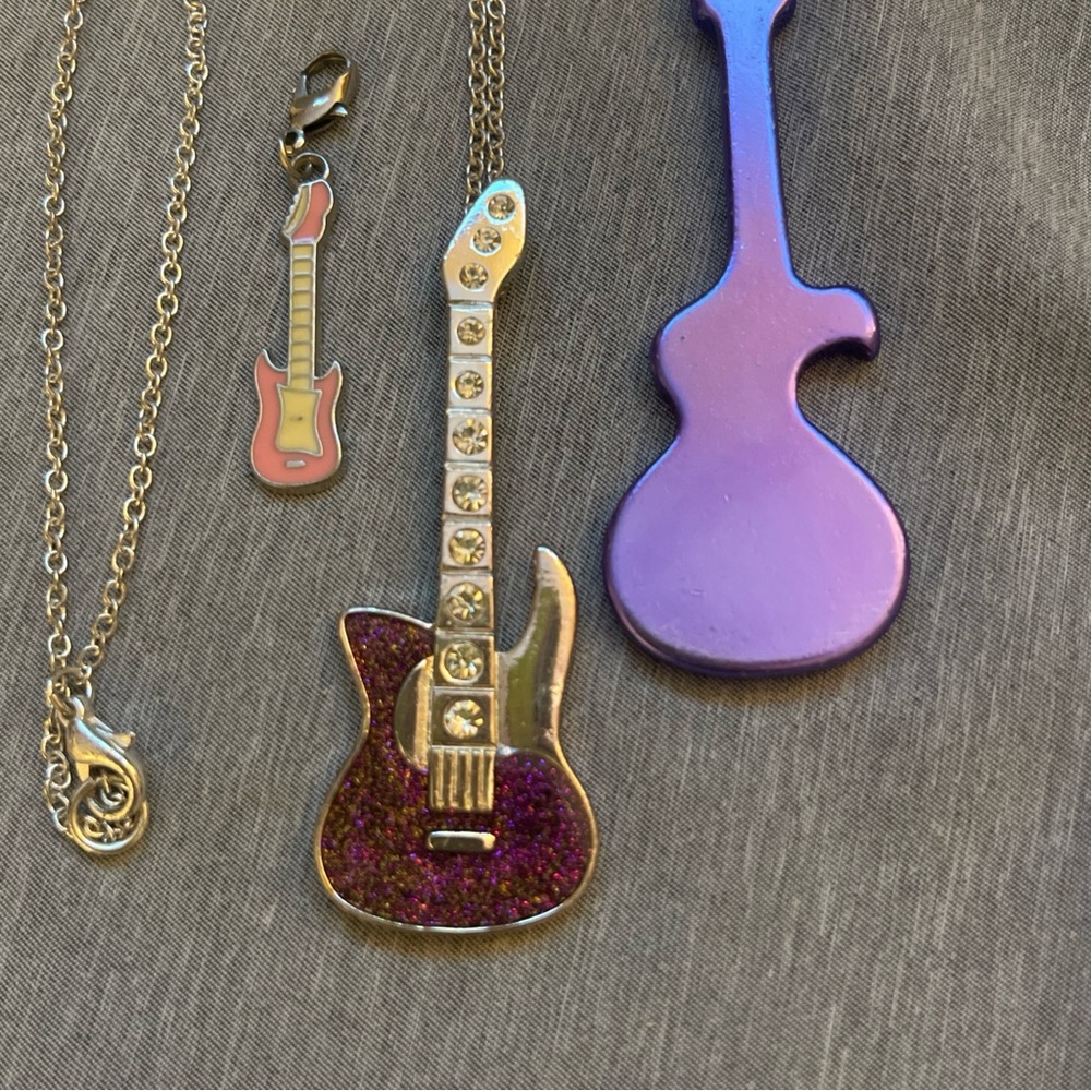 Hannah Montana Official Disney Pink Glitter Guitar Necklace & Guitar Charm